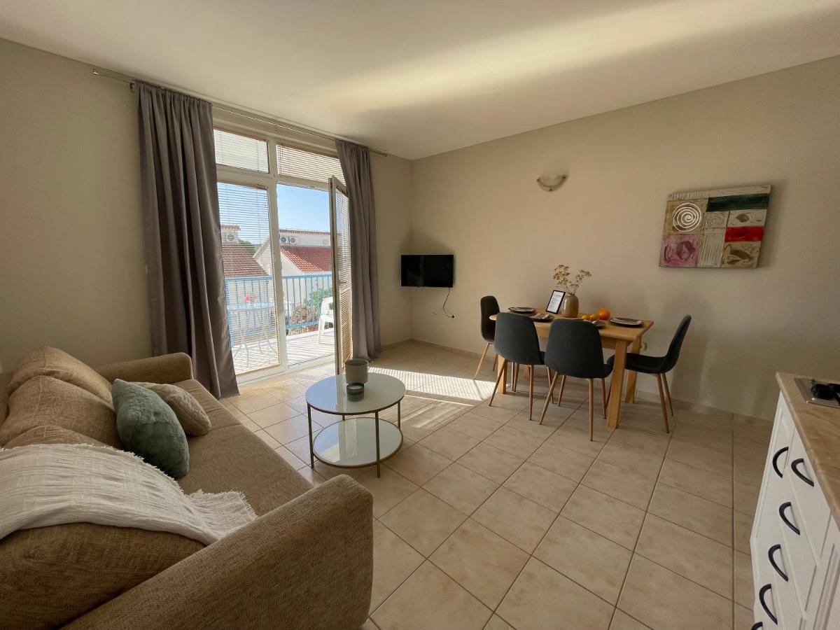 Illyrian Resort Милна Екстериор снимка