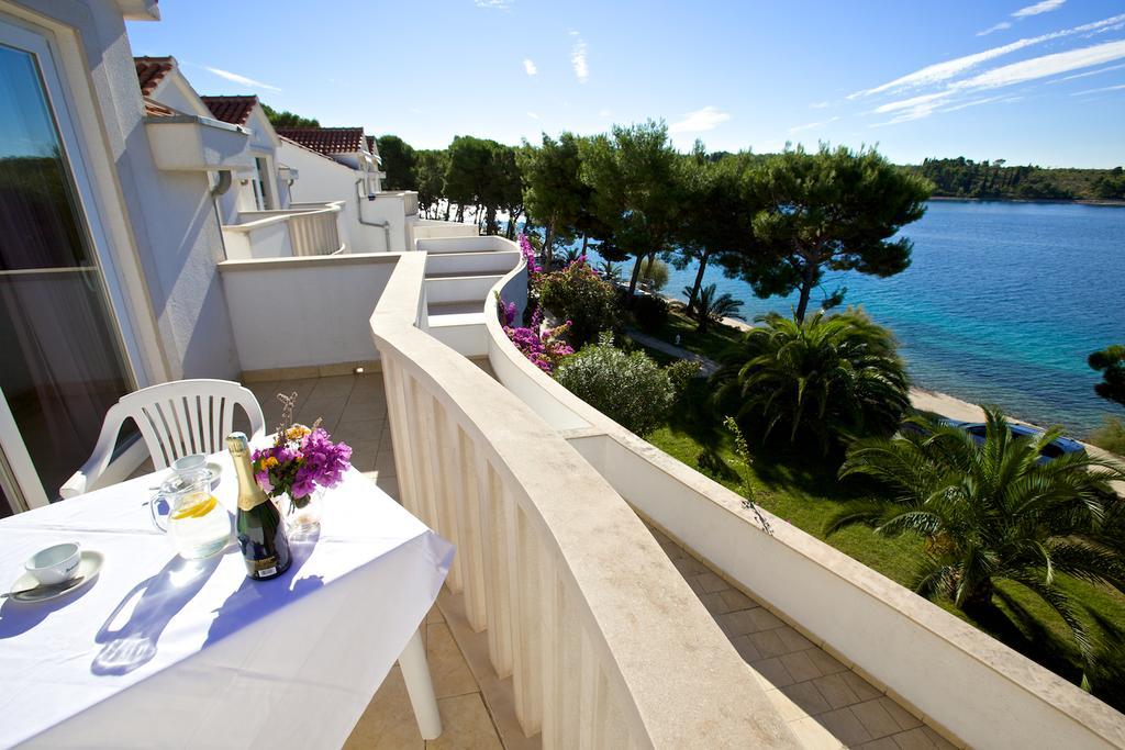 Illyrian Resort Милна Екстериор снимка