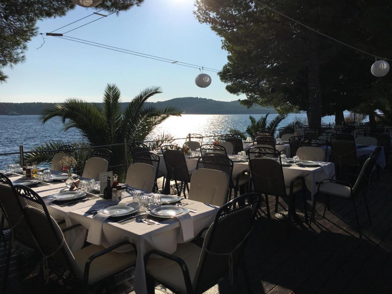Illyrian Resort Милна Екстериор снимка