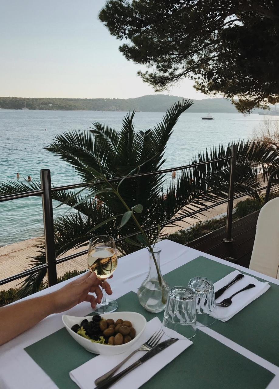 Illyrian Resort Милна Екстериор снимка