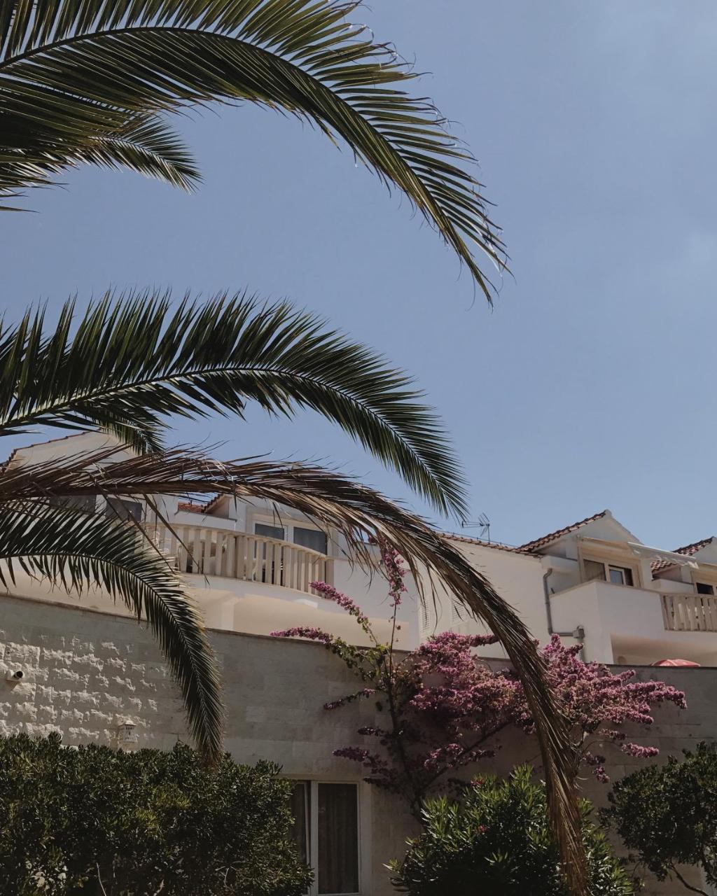 Illyrian Resort Милна Екстериор снимка